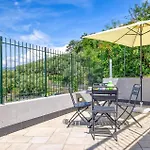 2 Bedroom In * Cogorno