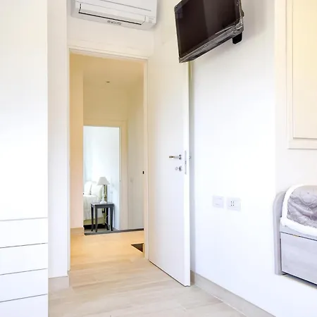 Awesome In With House Sea View