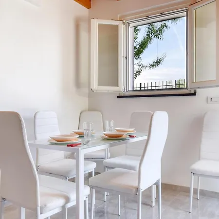 Awesome In With House Sea View
