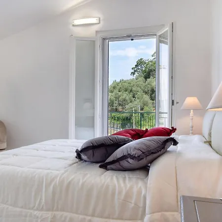 Awesome In With House Sea View *