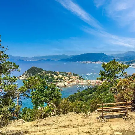 Nice Home In Cogorno With Ethernet Internet