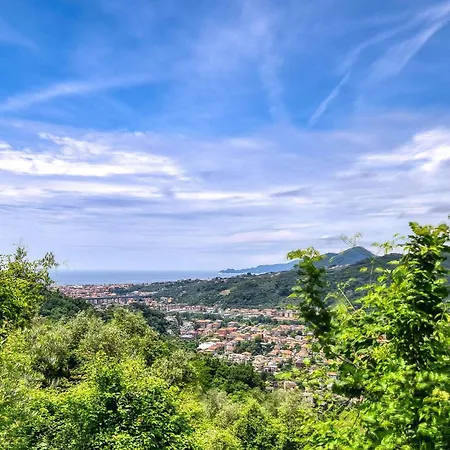 2 Bedroom In بيت للعطل *