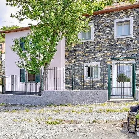 Semesterbostad Nice Home In Cogorno With Ethernet Internet Cogorno
