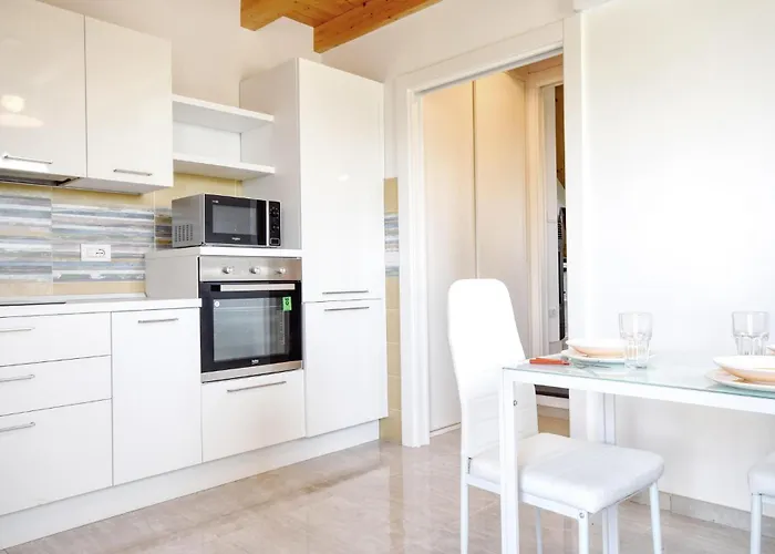 2 Bedroom In * Cogorno
