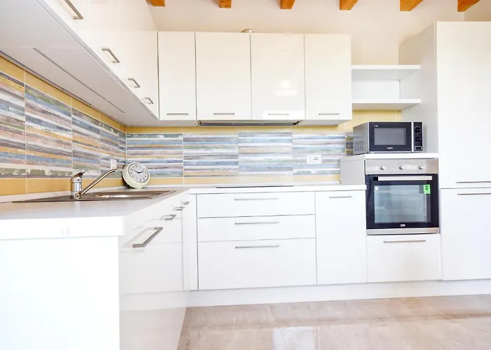 2 Bedroom In * Cogorno