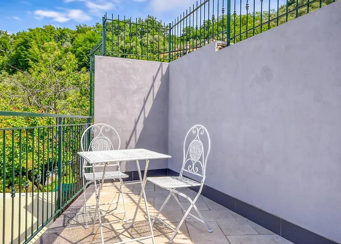 2 Bedroom In *
