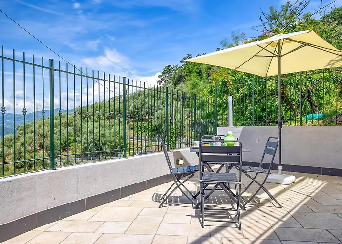 2 Bedroom In * Cogorno